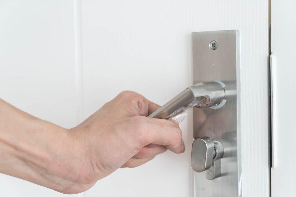 How to fix a door handle that is loose: a step-by-step guide